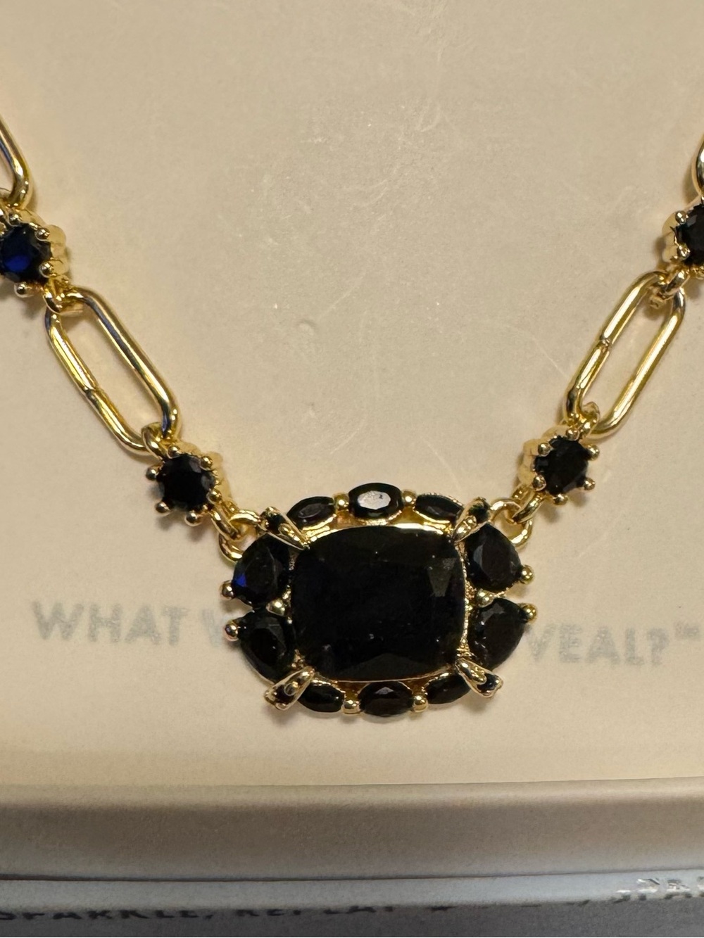Bomb Party Neclace - Picture 2 of 4